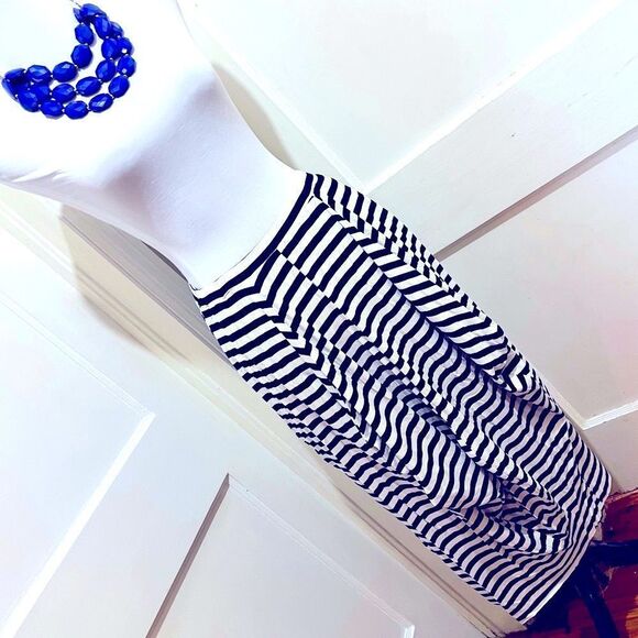 Jewel Toffier Women's One Size Black and White Striped Skirt with Pockets - Picture 1 of 9